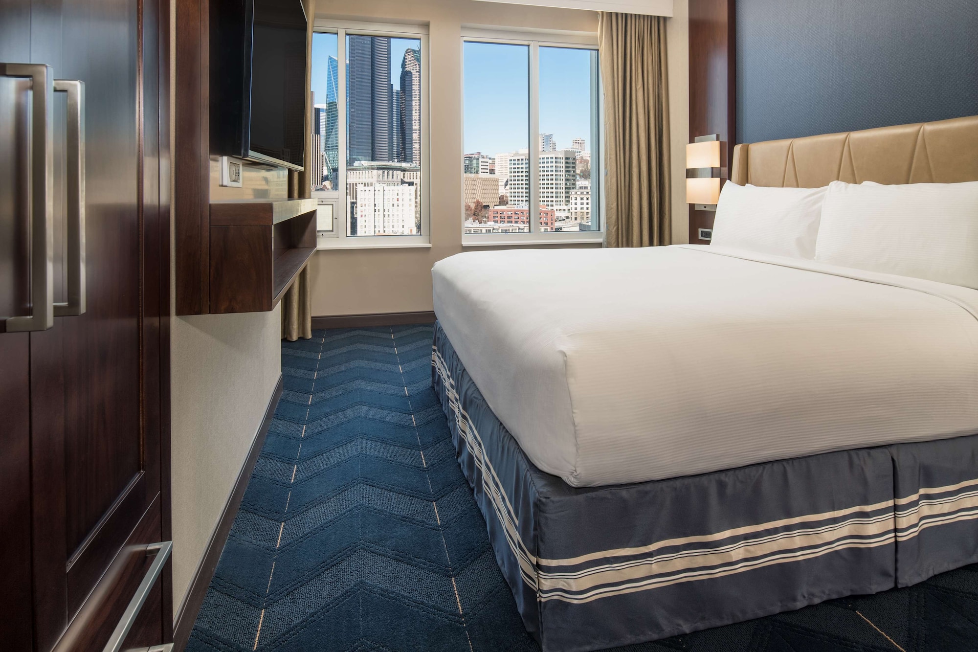 2 ROOMS, SUITE, KING BED, CITY VIEW, SOFA