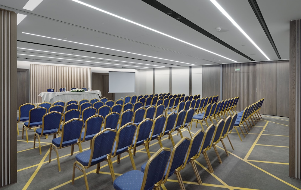 NJV Athens Plaza 70/75