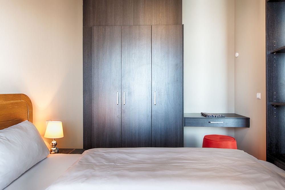 PREMIUM, STUDIO, BALCONY OR TERRACE