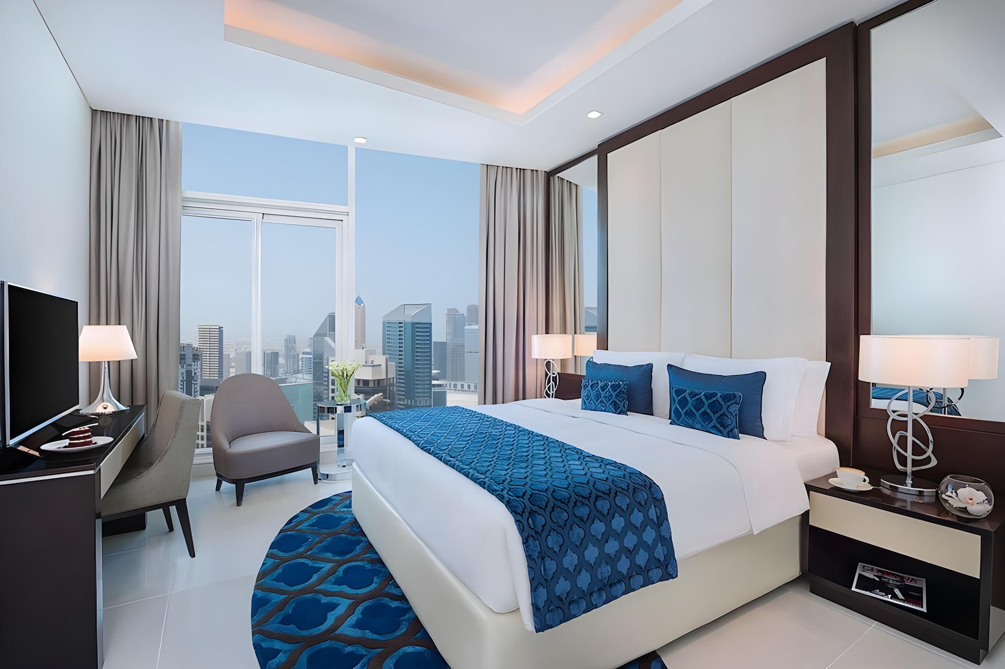 1 Bedroom, Suite, King Bed, Downtown View