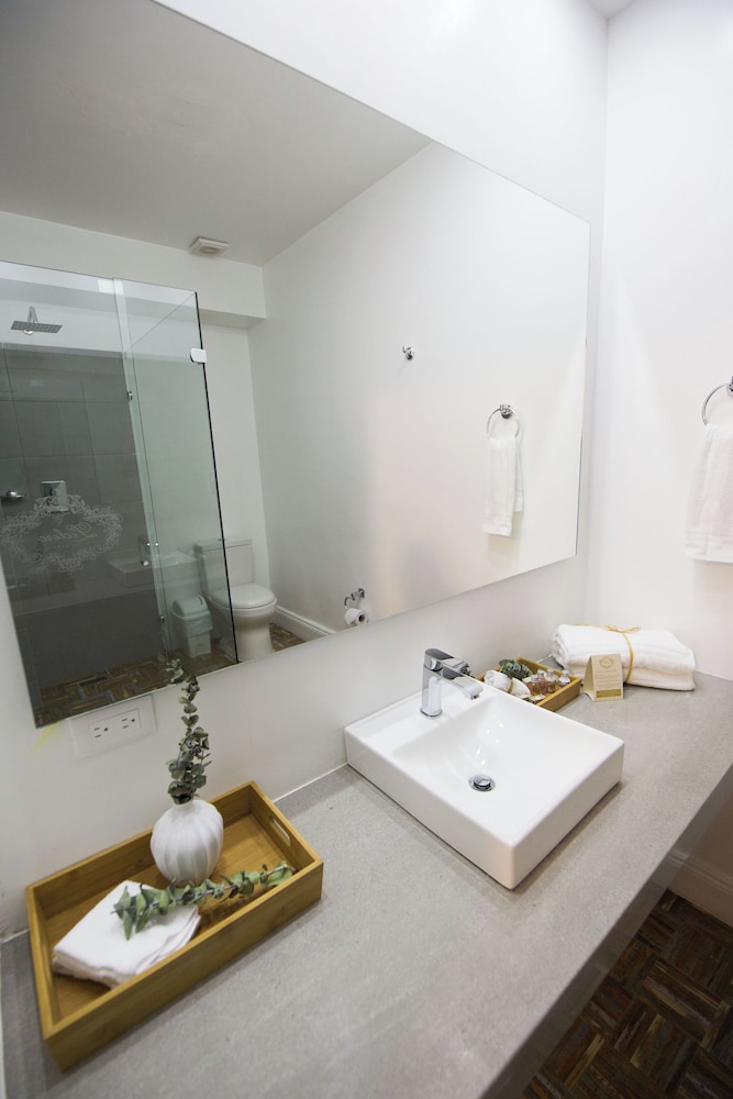 LECLERC HOTEL BOUTIQUE 47/70