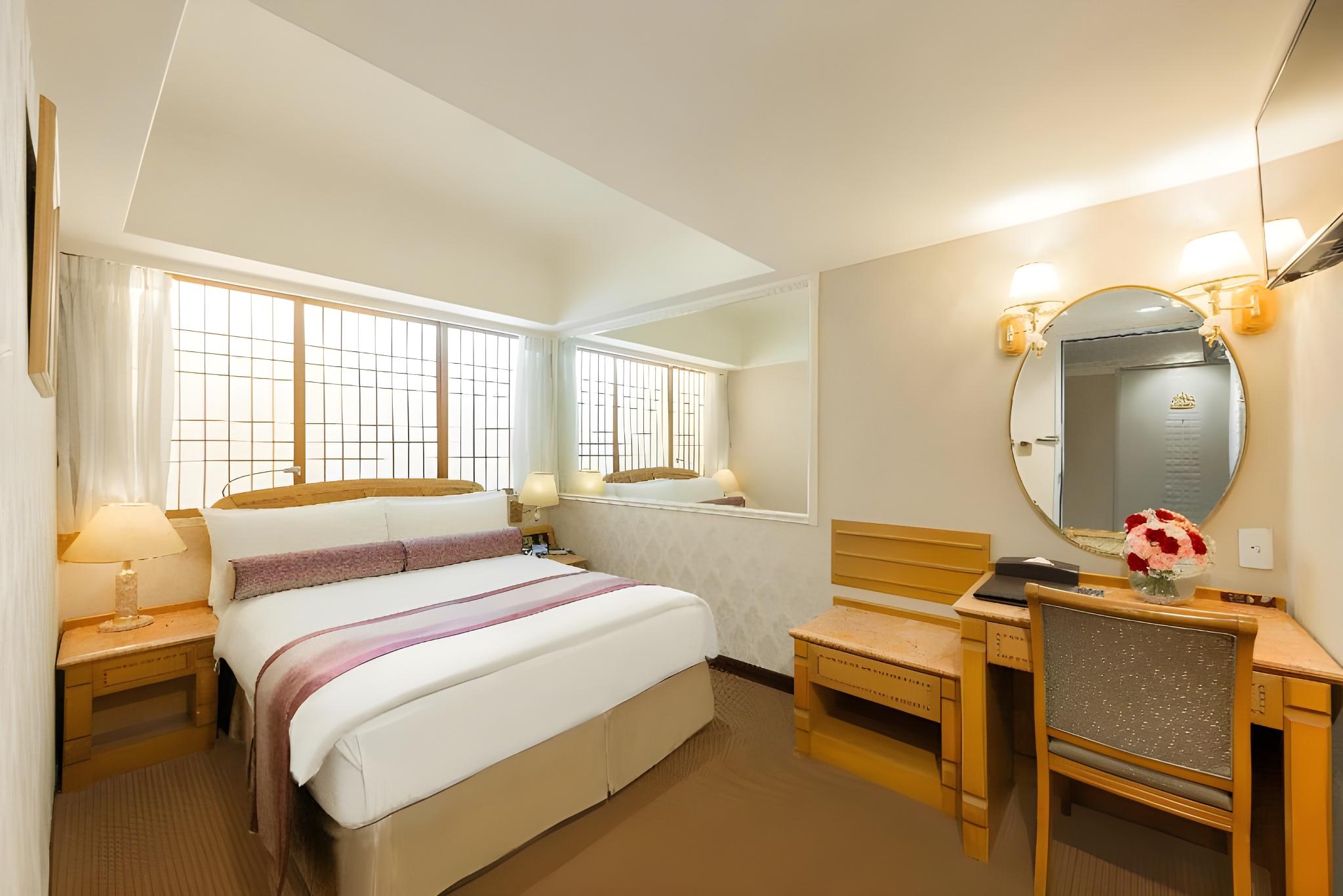 Basic, Double Bed, No Window