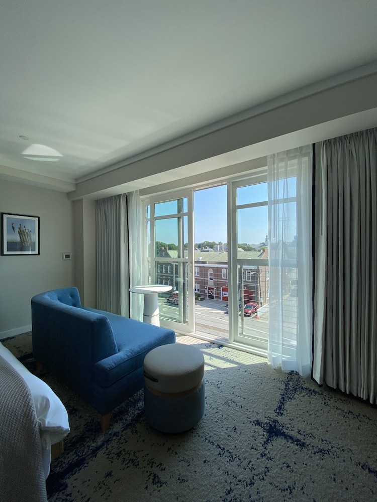 The Brenton Hotel 14/40