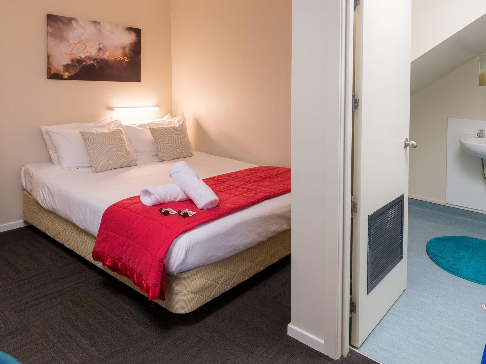 PRIVATE, DOUBLE BED