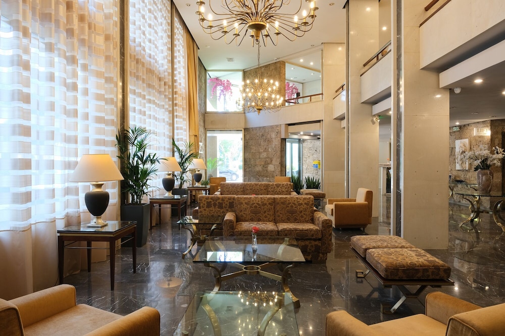 Ilisia Hotel 16/68