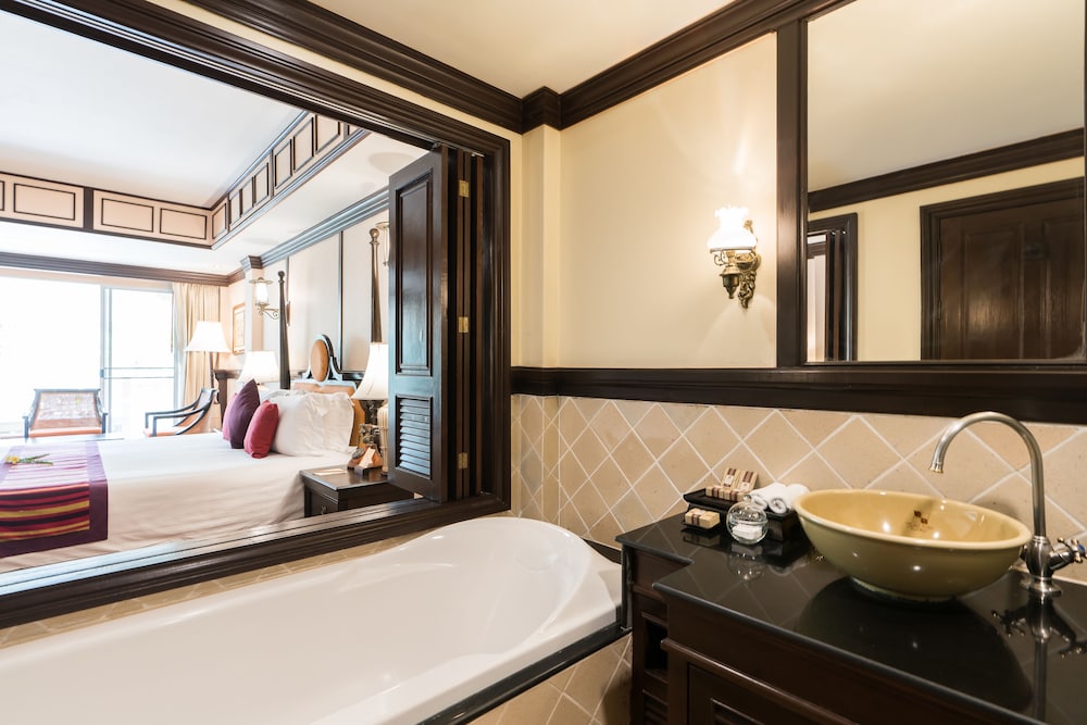 Wora Bura Hua Hin Resort And Spa 71/75