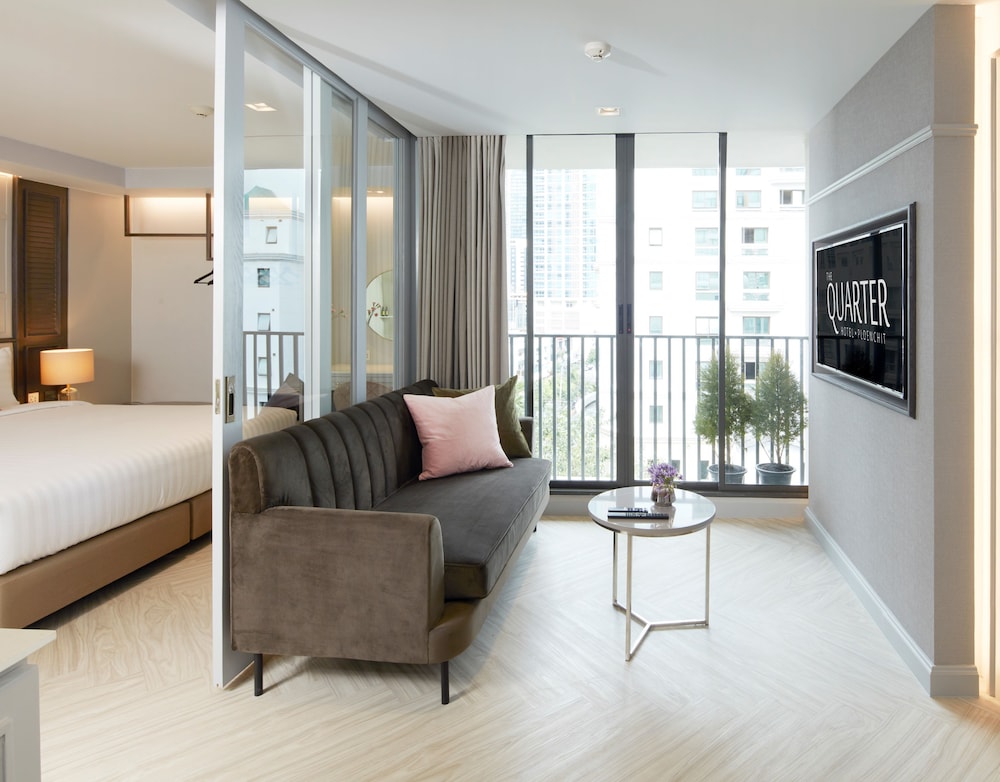 The Quarter Ploenchit by UHG 31/50