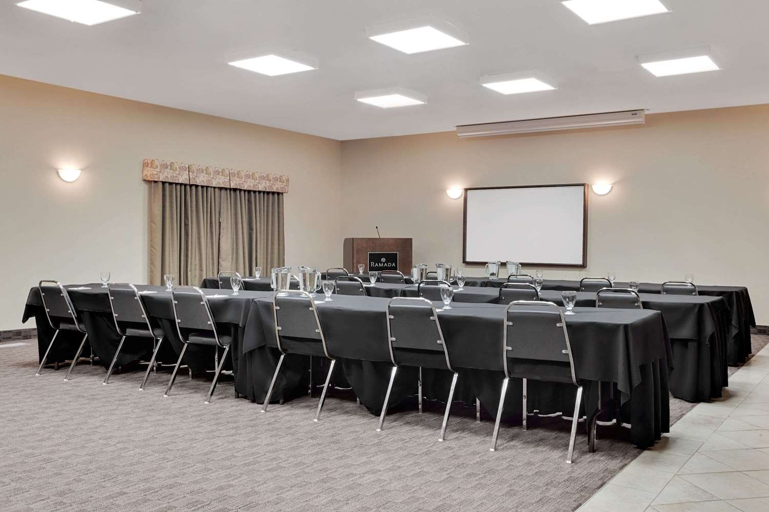 Ramada Lac La Biche 44/56