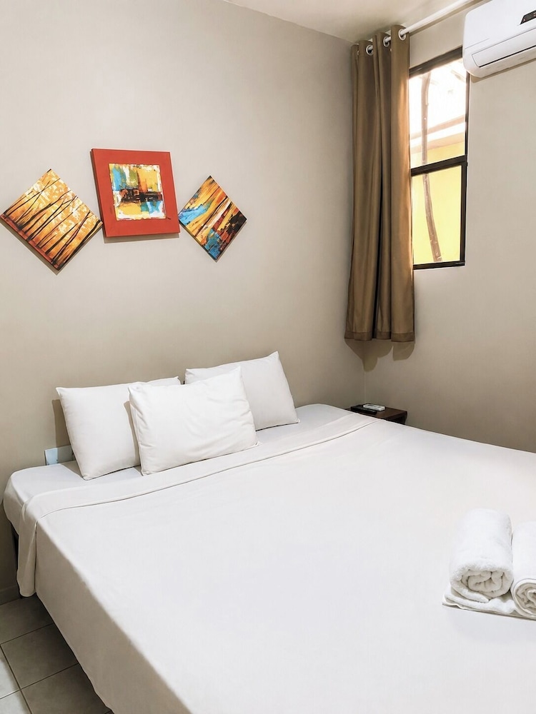 Center 1 Hotel 13/50