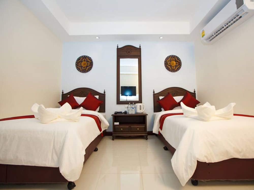 Chang Siam Inn 17/30