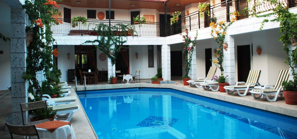 HAN DALYAN HOTEL 12/74