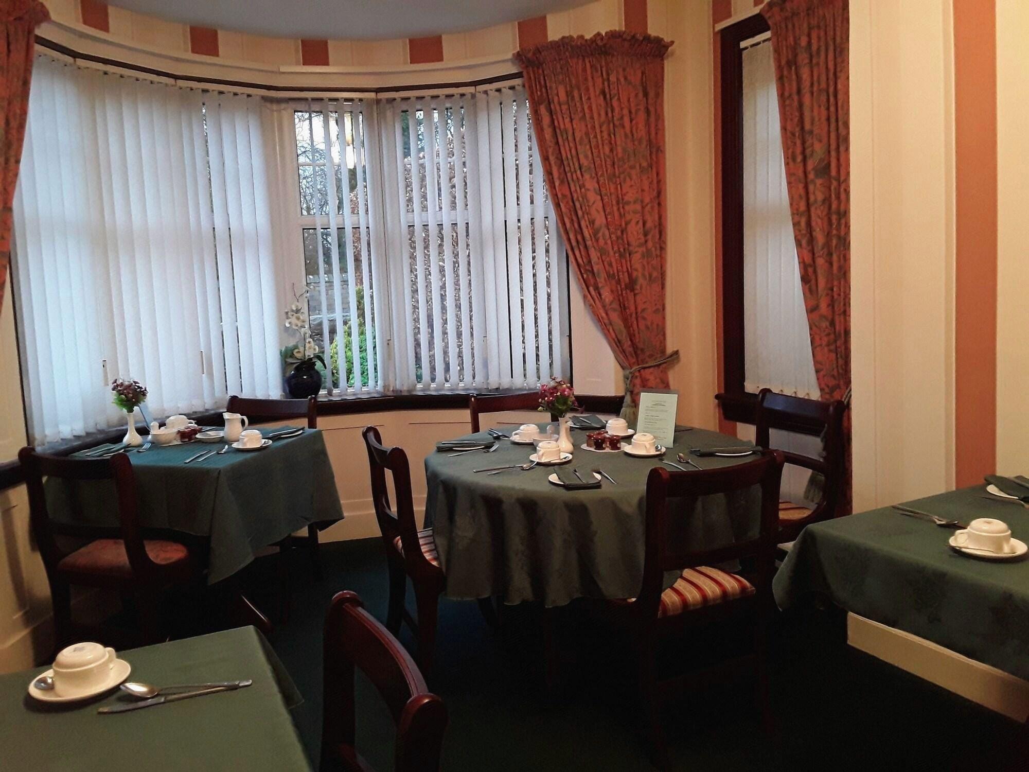 Acer Lodge Guest House 24/26