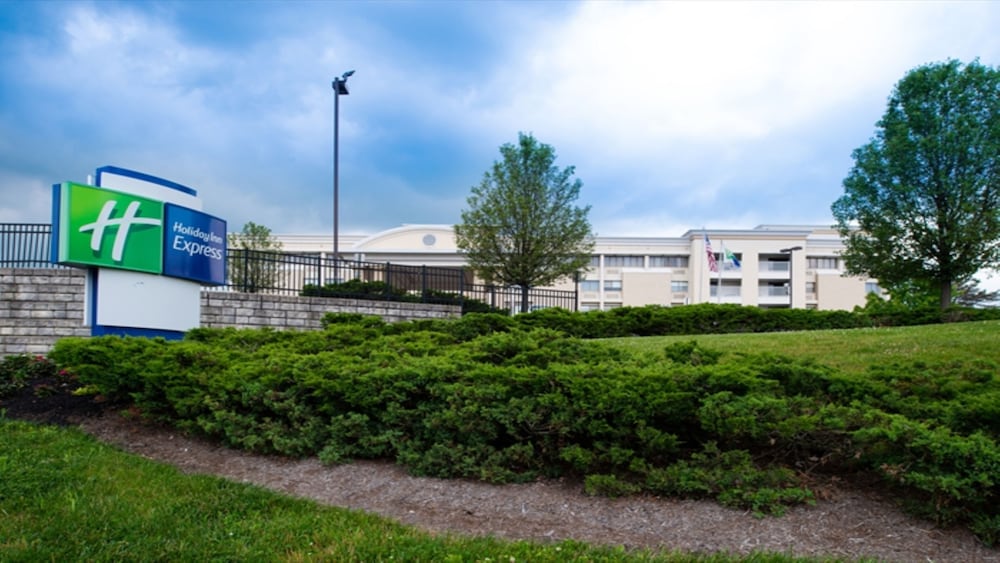 Holiday Inn Express Cincinnati West 69/74