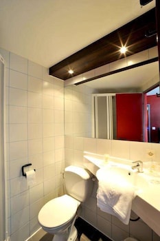 BRIT HOTEL SAINT-QUENTIN 46/53