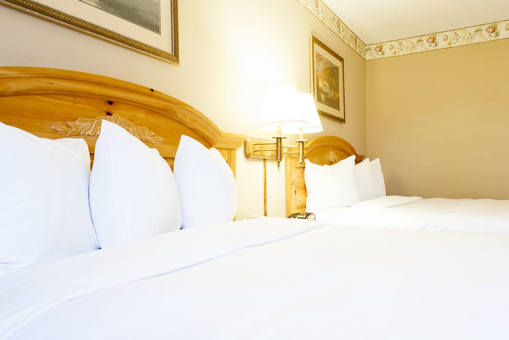Country Inn & Suites by Radisson, Cedar Falls near University 14/39