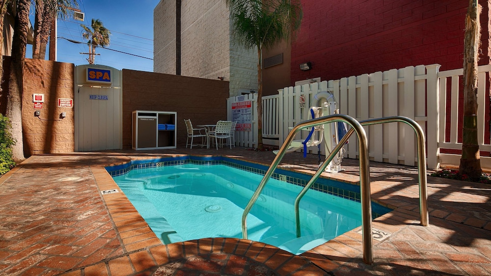 Best Western Plus Carriage Inn 46/78