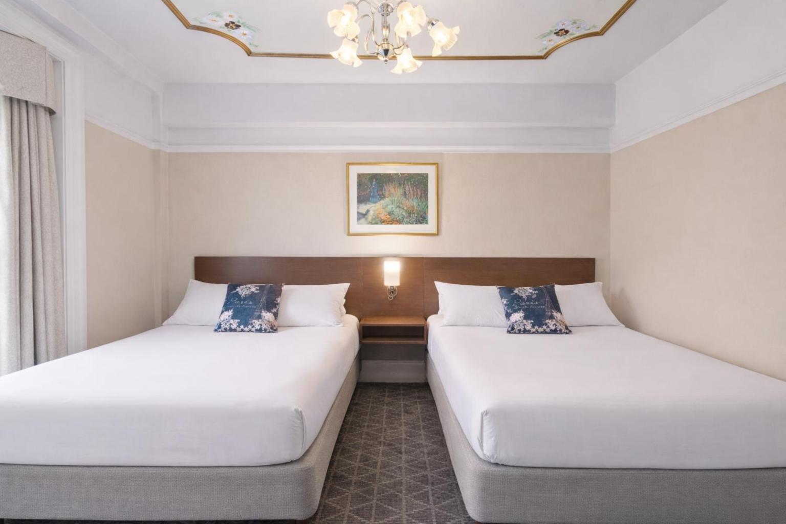 Deluxe, 2 Queen Beds