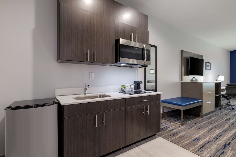 Best Western Plus Choctaw Inn & Suites 6/38