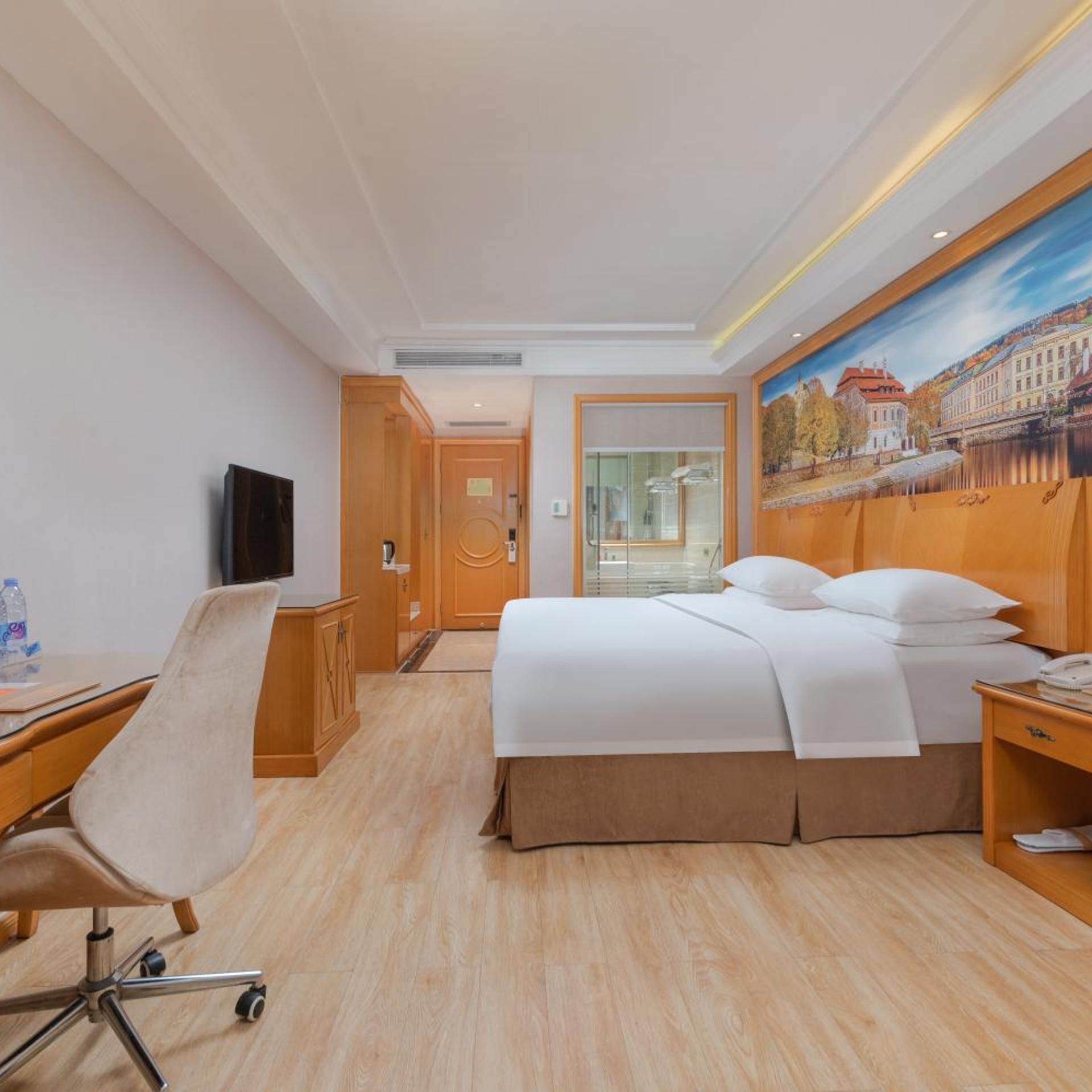 Vienna Hotel Shenzhen (Fuyong Metro Station Branch) 12/48