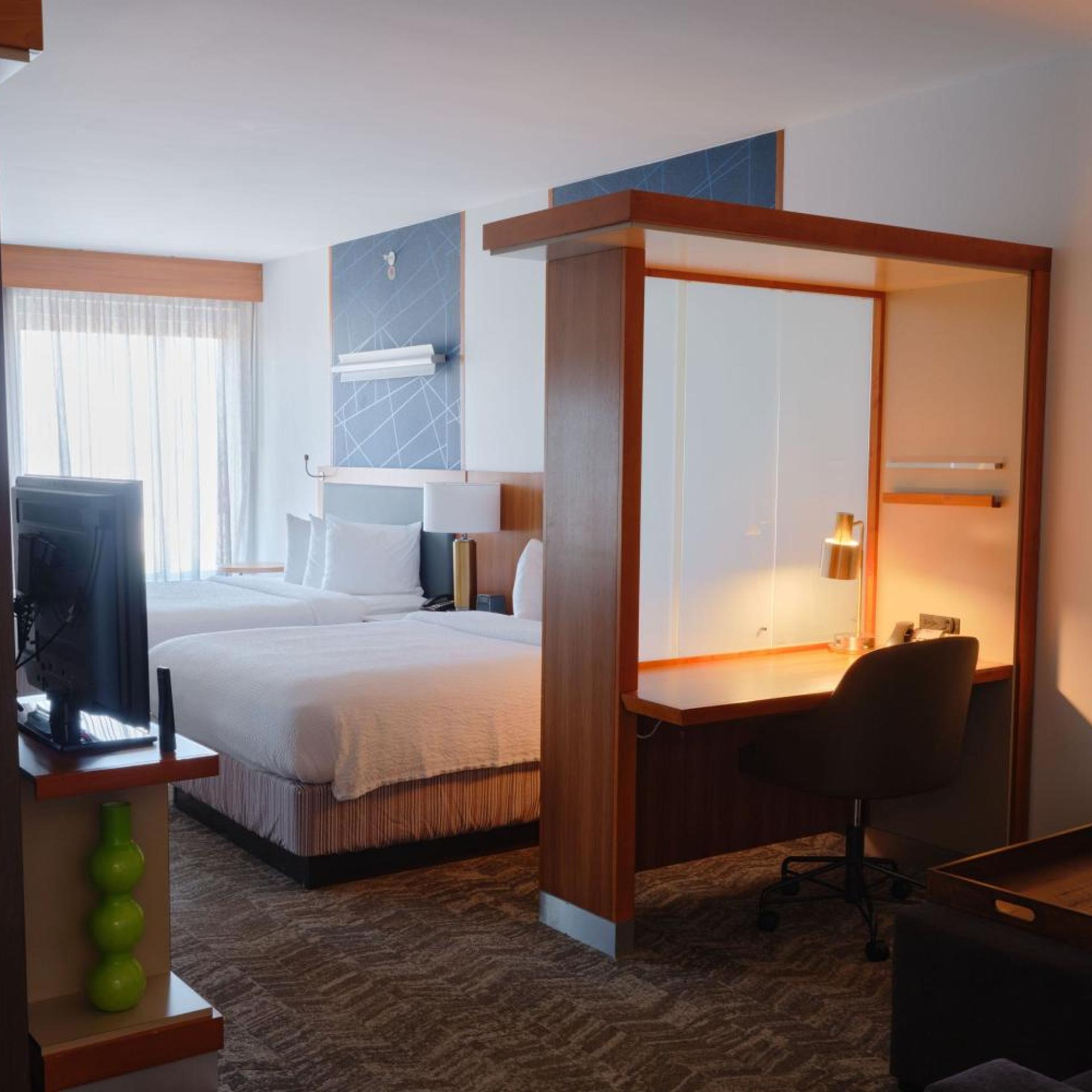 Suite, 2 Queen Beds, Trundle Bed, Sofa, Bathtub, Accessible