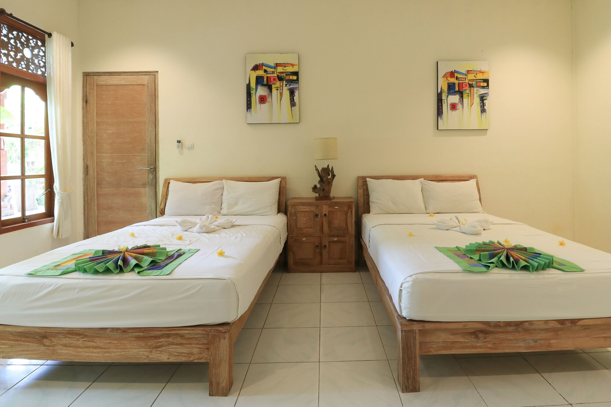 Deluxe, Twin Beds, Garden View