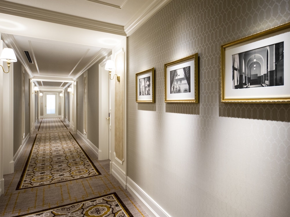 Takarazuka Hotel 34/49