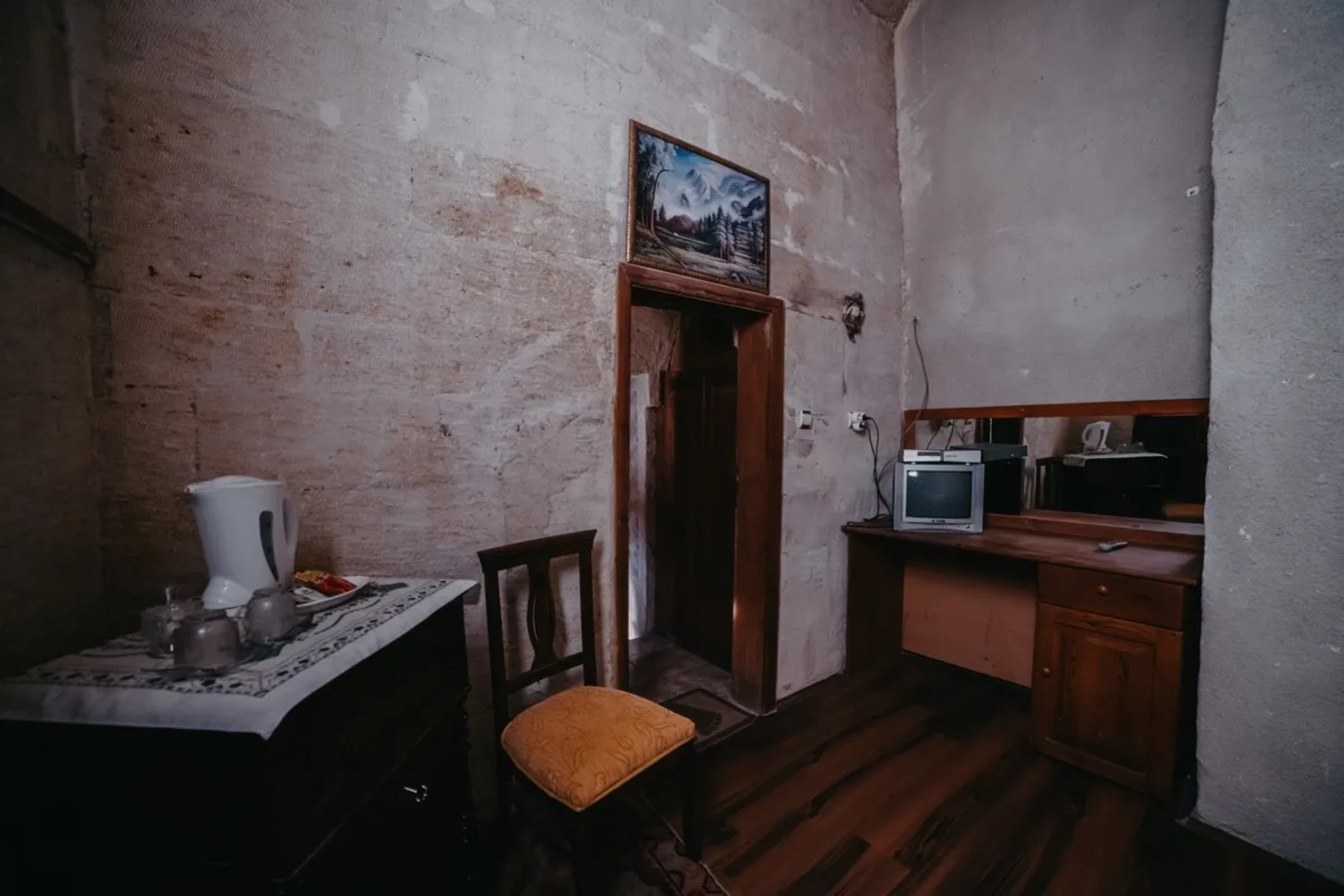 Born Hotel Old House 29/29