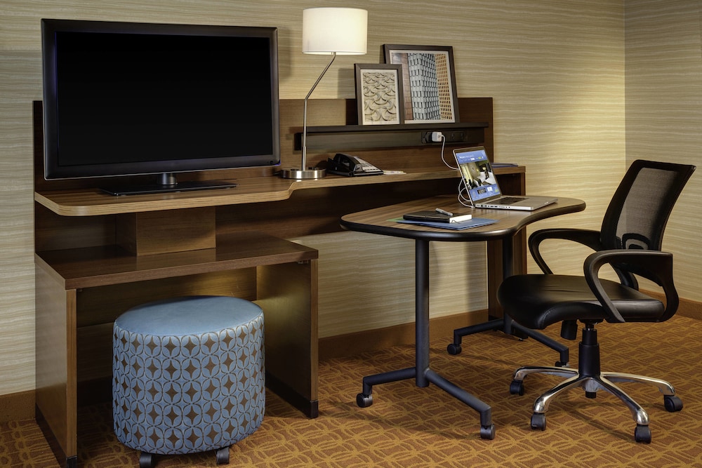 Fairfield Inn & Suites By Marriott Dayton 40/47