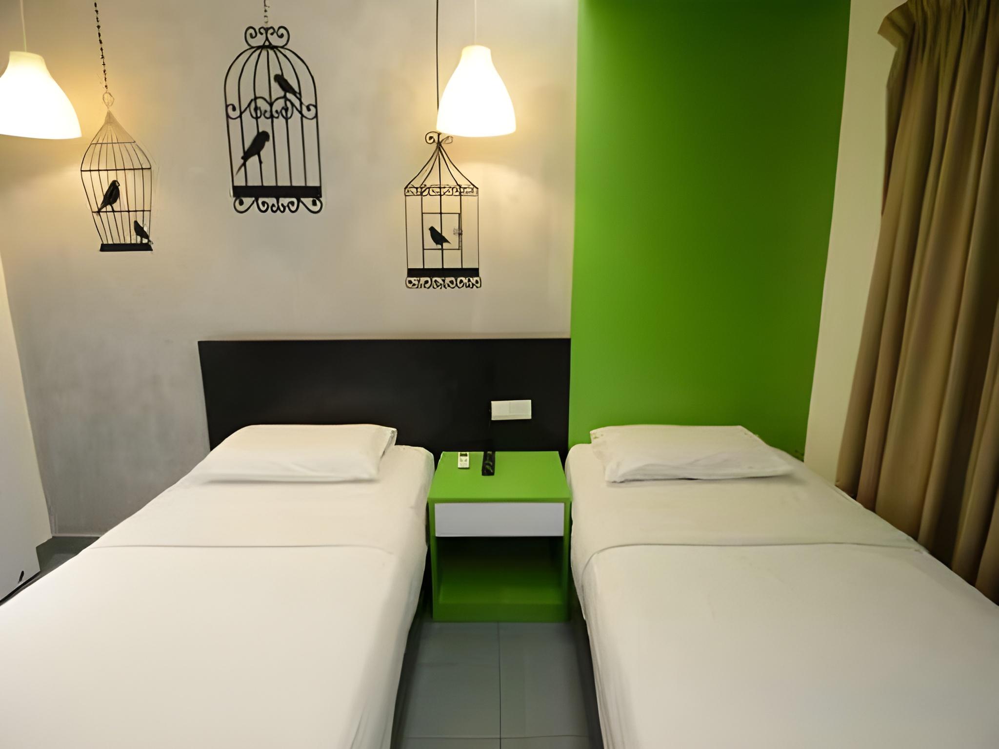 Standard, Twin Beds