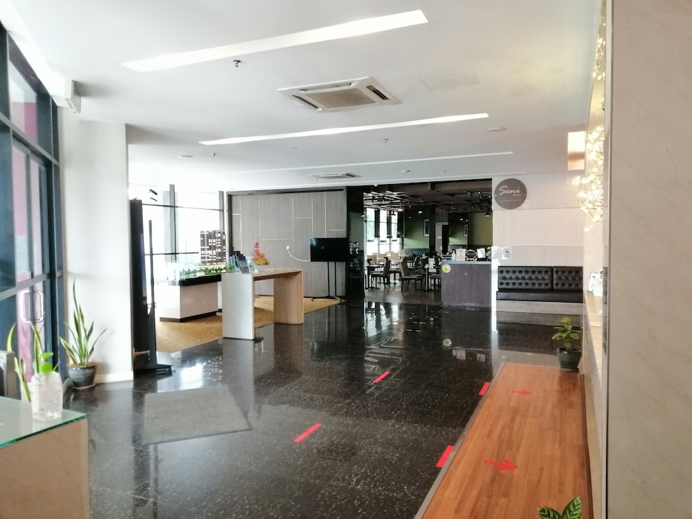 Nexus Regency Suites & Hotel 63/69