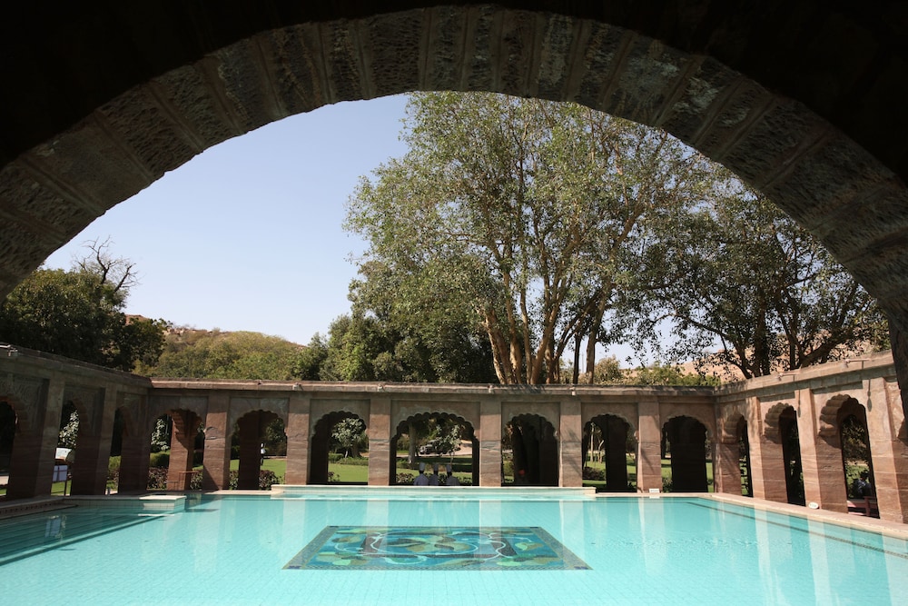 WelcomHeritage Bal Samand Lake Palace 13/47