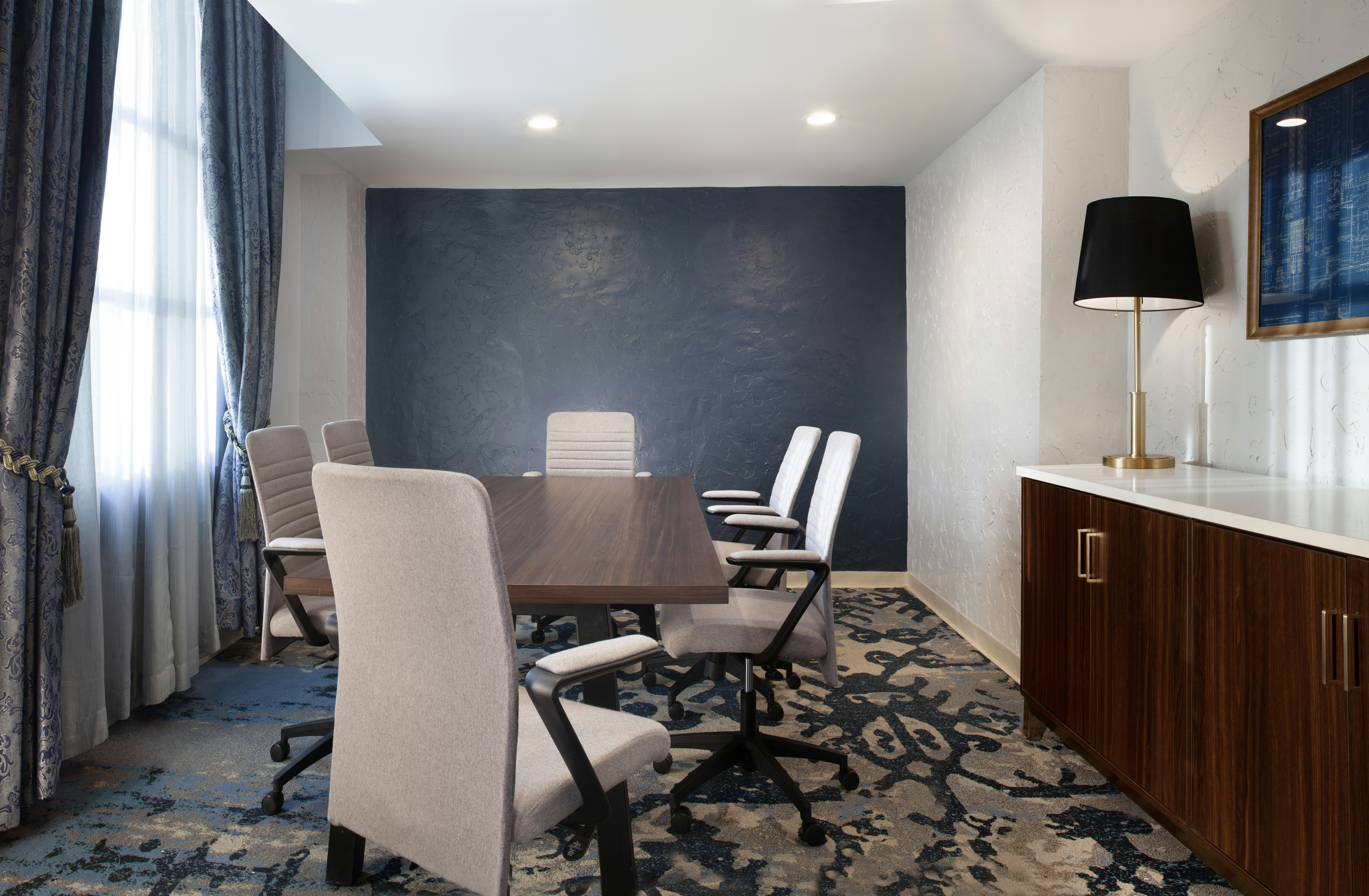Hotel Royer Urbana Champaign, Tapestry Collection by Hilton 33/38