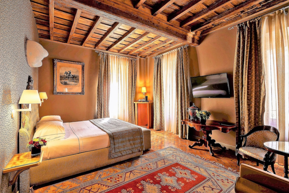 CLASSIC, STUDIO, SUITE, KING BED, SOFA