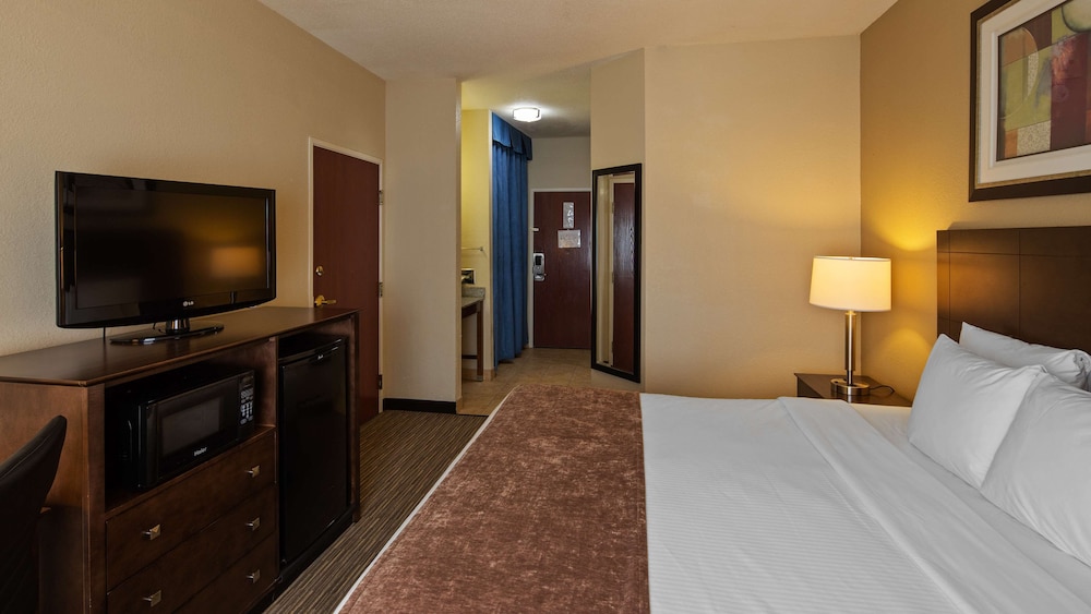 Best Western Port Huron Blue Water Bridge 9/31