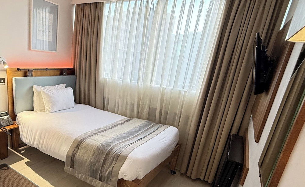 1 BEDROOM, CITY, SINGLE