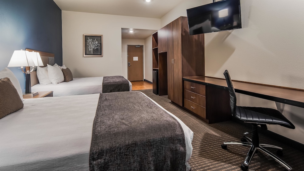 Best Western Plus Peppertree Nampa Civic Center Inn 12/47