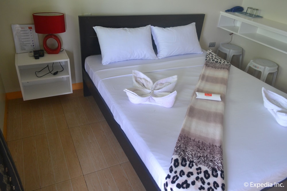 Aroha Hotel 12/39