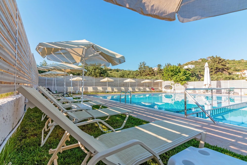 Dimitra &amp; Evdokia Hotel 18/38