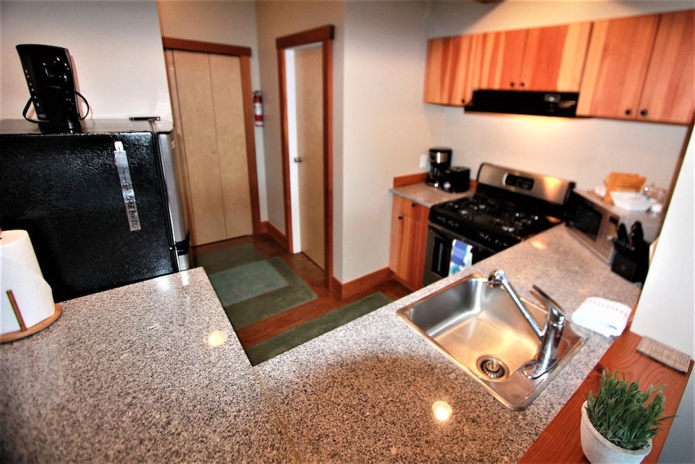 Seaside Ucluelet Hotel 34/34