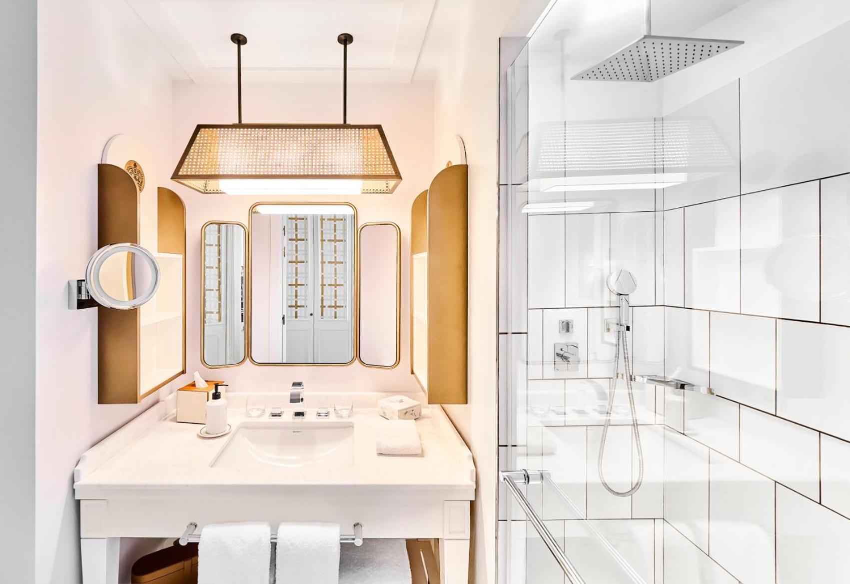 غرفة كلاسيكية بسرير كوين، Carlton Cannes, a Regent Hotel 2/2