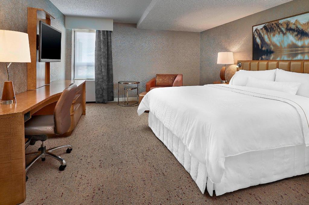Deluxe, Executive, Suite, King Bed, Sofa