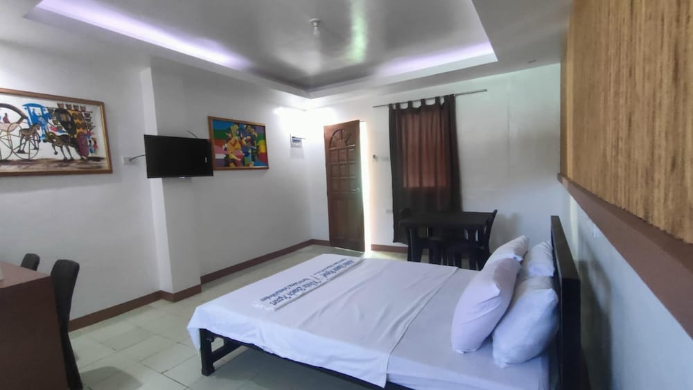 White Beach Hotel Bar And Restaurant 62/90