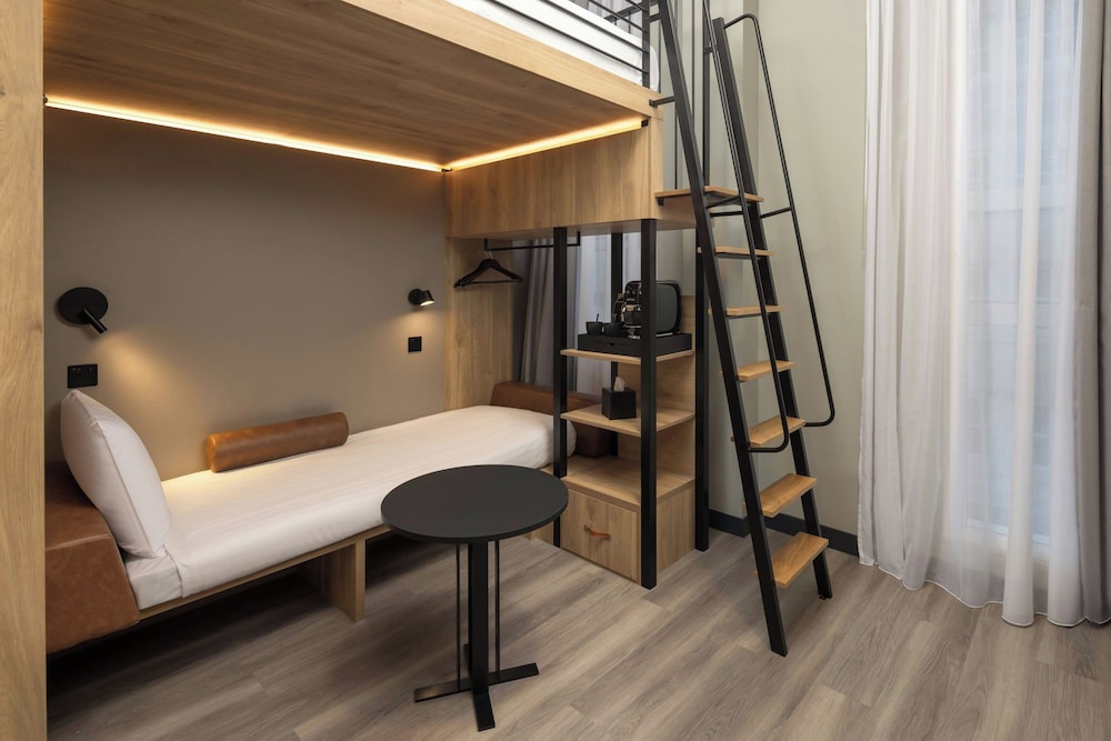 Moxy London Piccadilly Circus 9/47