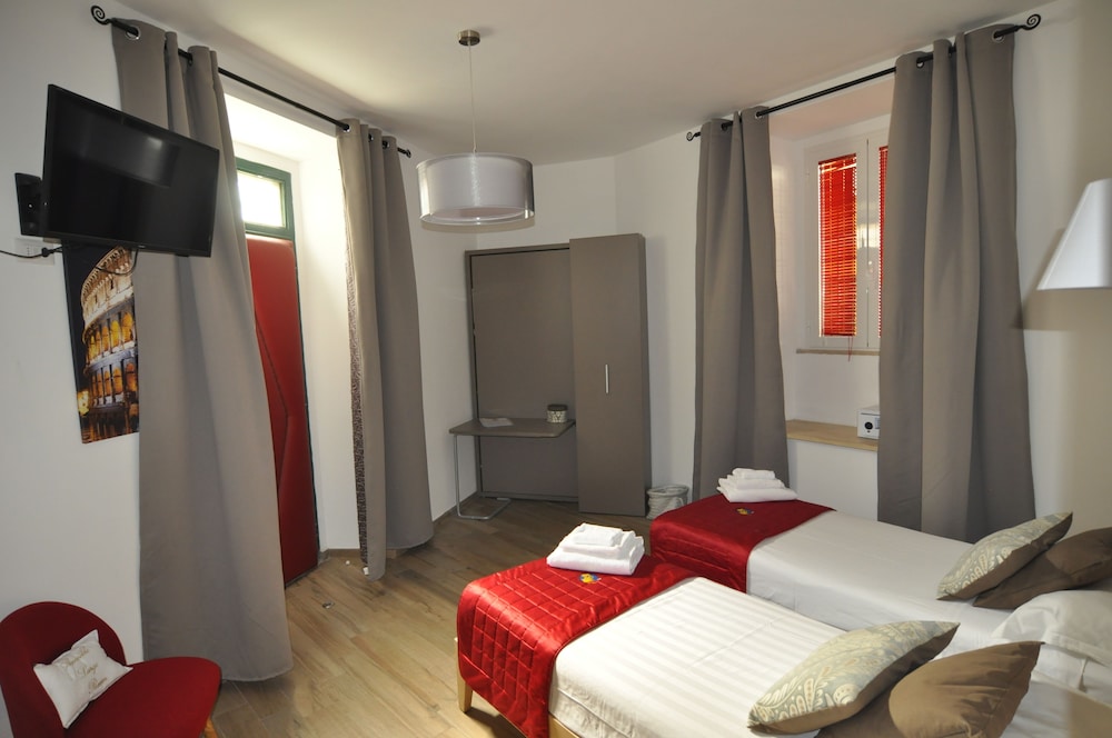 Flatinrome Deluxe Rooms 18/50