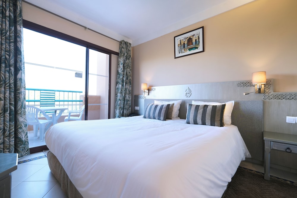 STANDARD, DOUBLE BED