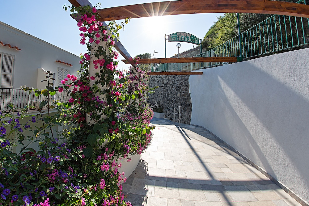 Hotel La Mandorla 42/50