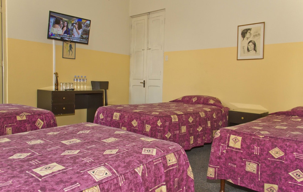 Las Mercedes Hostal Residencial 23/68