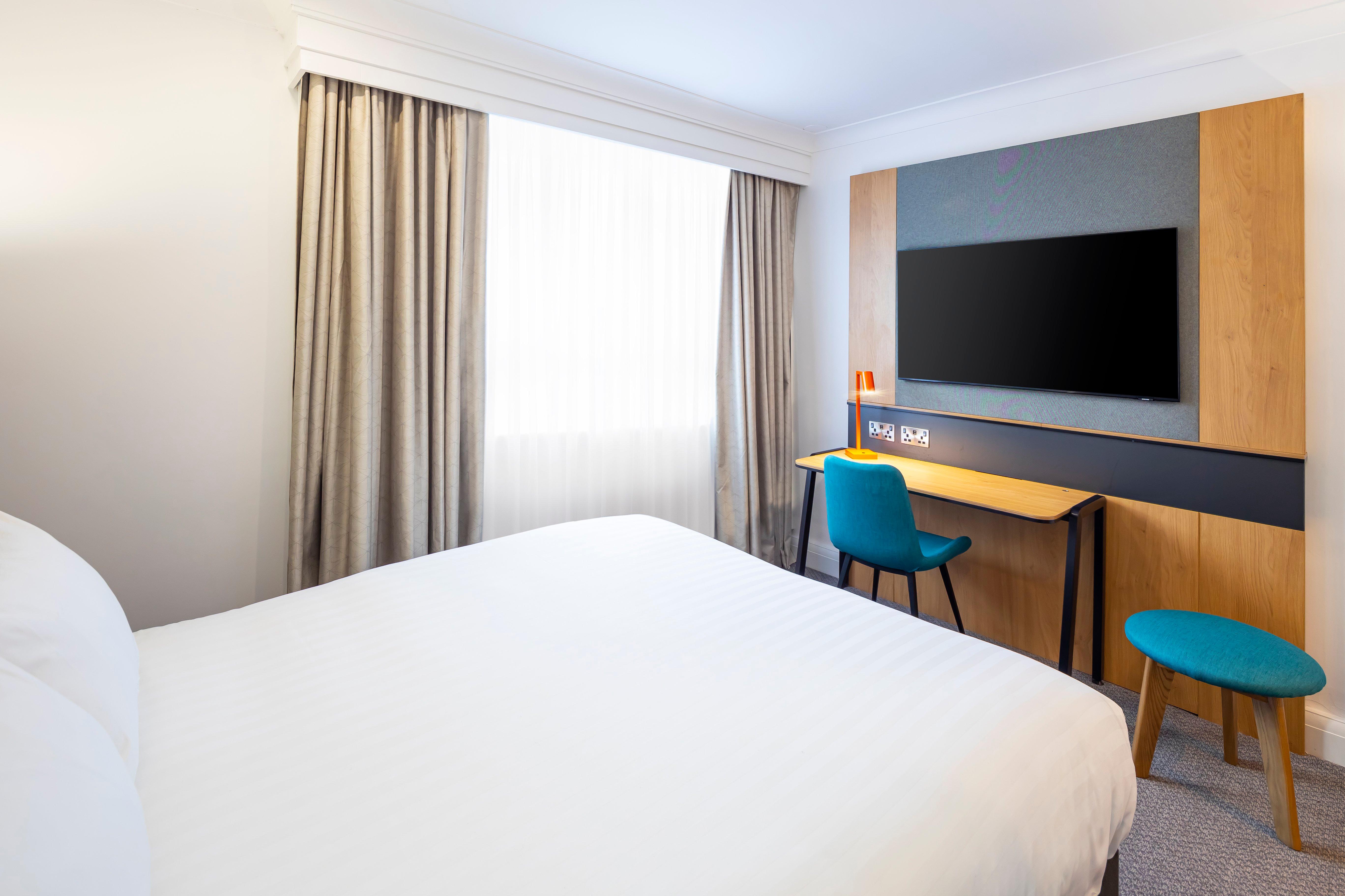 غرفة قياسية بسرير كينج لذوي الإعاقة، Holiday Inn London - Bexley 4/6