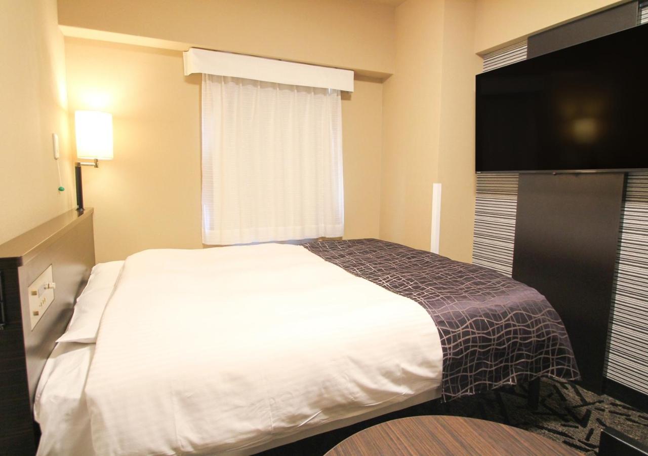 ROOM, QUEEN BED