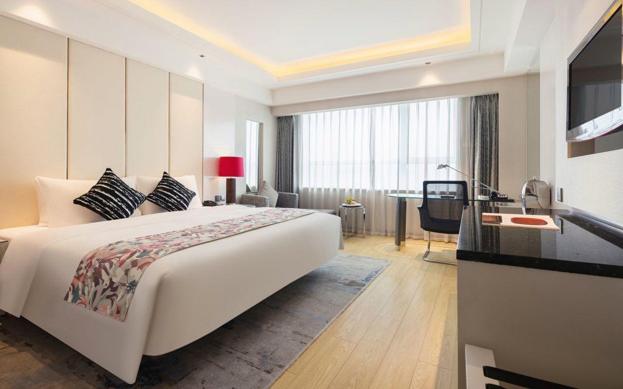 Deluxe, Double Bed
